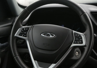 Подержанный автомобиль Chery Tiggo 3 2018 года (16 фото)