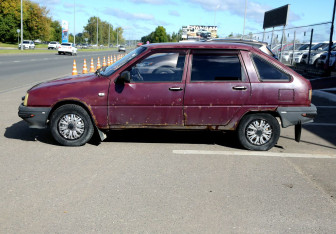 Подержанный автомобиль ИЖ 2126 «Ода» 2003 года (8 фото)