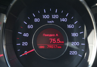 Подержанный автомобиль Kia Rio Sedan 2013 года (19 фото)