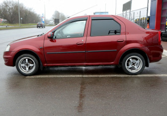 Подержанный автомобиль Renault Logan Sedan 2013 года (8 фото)