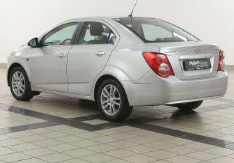Подержанный автомобиль Chevrolet Aveo Sedan 2012 года (2 фото)