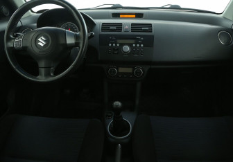 Подержанный автомобиль Suzuki Swift Hatchback 2007 года (12 фото)