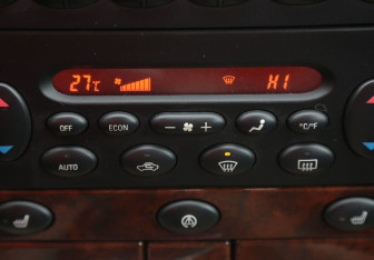 Подержанный автомобиль Rover 75 Sedan 2000 года (15 фото)