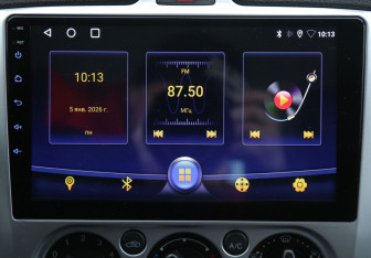 Подержанный автомобиль Ford Focus Sedan 2005 года (15 фото)