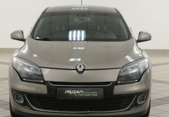 Подержанный автомобиль Renault Megane Hatchback 2013 года (6 фото)
