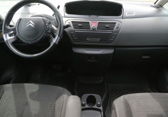 Подержанный автомобиль Citroen C4 Picasso 2008 года (12 фото)