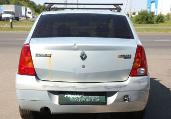Подержанный автомобиль Renault Logan Sedan 2006 года (5 фото)