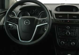 Подержанный автомобиль Opel Mokka 2014 года (14 фото)