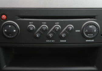 Подержанный автомобиль Renault Megane Sedan 2009 года (15 фото)