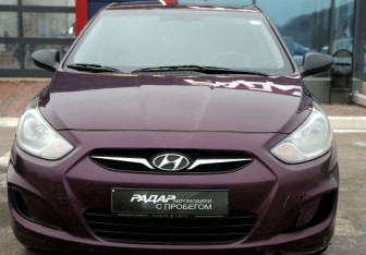 Подержанный автомобиль Hyundai Solaris Sedan 2012 года (2 фото)