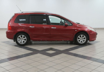 Подержанный автомобиль Peugeot 307 Wagon 2006 года (4 фото)