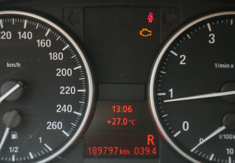 Подержанный автомобиль BMW X1 2012 года (18 фото)