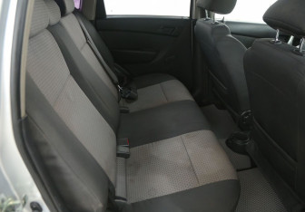 Подержанный автомобиль Chevrolet Aveo Hatchback 2010 года (11 фото)