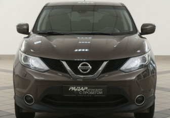 Подержанный автомобиль Nissan Qashqai 2014 года (6 фото)
