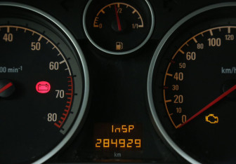 Подержанный автомобиль Opel Astra Hatchback 2008 года (17 фото)