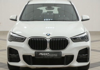 Подержанный автомобиль BMW X1 2019 года (6 фото)