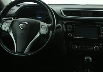 Подержанный автомобиль Nissan Qashqai 2014 года (14 фото)