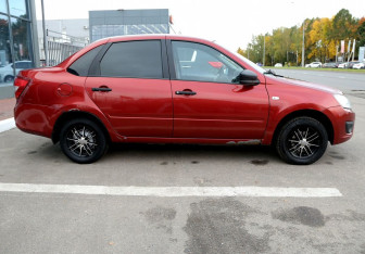 Подержанный автомобиль LADA (ВАЗ) Granta Sedan 2017 года (7 фото)
