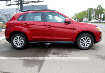 Подержанный автомобиль Mitsubishi ASX 2014 года (7 фото)