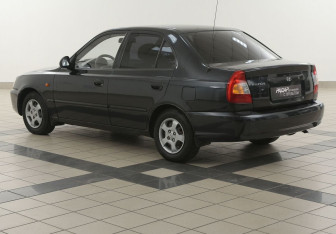 Подержанный автомобиль Hyundai Accent Sedan 2008 года (2 фото)