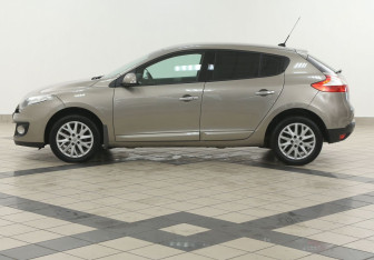 Подержанный автомобиль Renault Megane Hatchback 2013 года (7 фото)