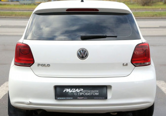 Подержанный автомобиль Volkswagen Polo Hatchback 2010 года (5 фото)