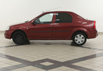 Подержанный автомобиль Renault Logan Sedan 2013 года (7 фото)