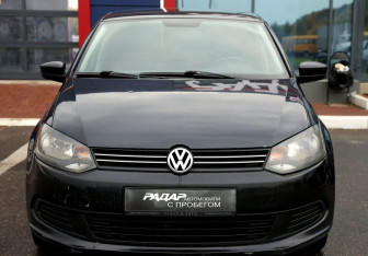 Подержанный автомобиль Volkswagen Polo Sedan 2014 года (2 фото)