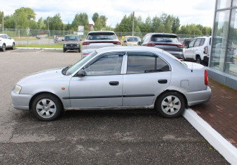 Подержанный автомобиль Hyundai Accent Sedan 2003 года (4 фото)