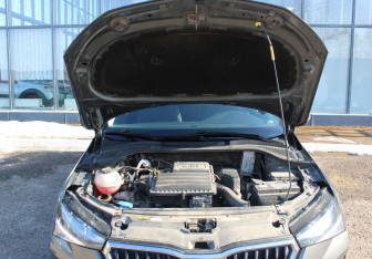 Подержанный автомобиль Skoda Rapid Liftback 2021 года (18 фото)