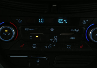 Подержанный автомобиль Ford Kuga 2017 года (17 фото)