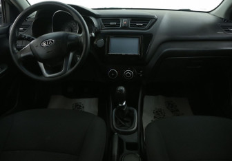 Подержанный автомобиль Kia Rio Sedan 2012 года (12 фото)