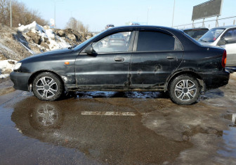 Подержанный автомобиль Chevrolet Lanos 2009 года (8 фото)