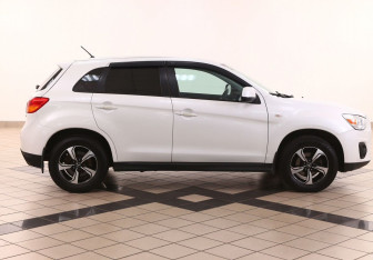 Подержанный автомобиль Mitsubishi ASX 2013 года (2 фото)