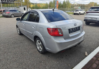 Подержанный автомобиль Kia Rio Sedan 2010 года (5 фото)