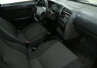 Подержанный автомобиль LADA (ВАЗ) 2112 2006 года (9 фото)