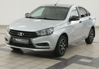 Подержанный автомобиль LADA (ВАЗ) Vesta Sedan 2016 года (8 фото)