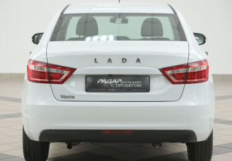 Подержанный автомобиль LADA (ВАЗ) Vesta Sedan 2019 года (3 фото)