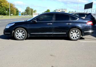Подержанный автомобиль Nissan Teana 2008 года (8 фото)