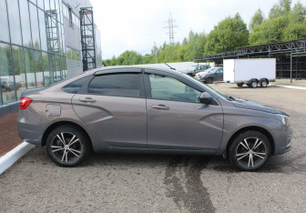 Подержанный автомобиль LADA (ВАЗ) Vesta Sedan 2016 года (8 фото)
