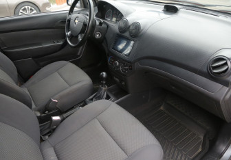 Подержанный автомобиль Chevrolet Aveo Sedan 2006 года (9 фото)