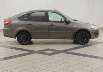 Подержанный автомобиль LADA (ВАЗ) Granta Liftback 2018 года (5 фото)