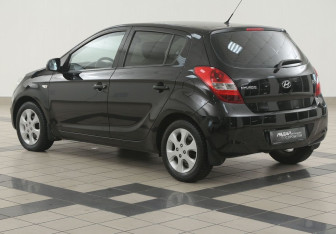 Подержанный автомобиль Hyundai i20 2010 года (2 фото)