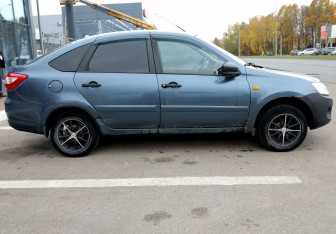 Подержанный автомобиль LADA (ВАЗ) Granta Liftback 2014 года (7 фото)