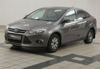 Подержанный автомобиль Ford Focus Sedan 2012 года (8 фото)