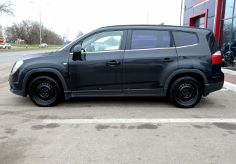Подержанный автомобиль Chevrolet Orlando 2012 года (8 фото)