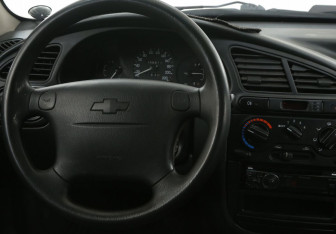 Подержанный автомобиль Chevrolet Lanos 2008 года (14 фото)