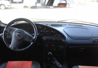 Подержанный автомобиль Chevrolet Niva 2014 года (14 фото)