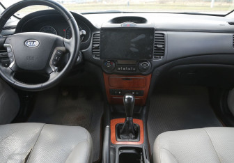 Подержанный автомобиль Kia Magentis 2007 года (12 фото)