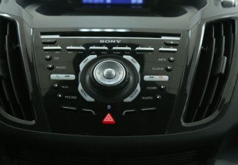 Подержанный автомобиль Ford Kuga 2014 года (13 фото)